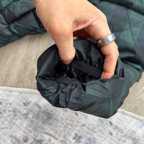 Fabletics Essential Puffer checkered winter coat - Picture 6 of 7